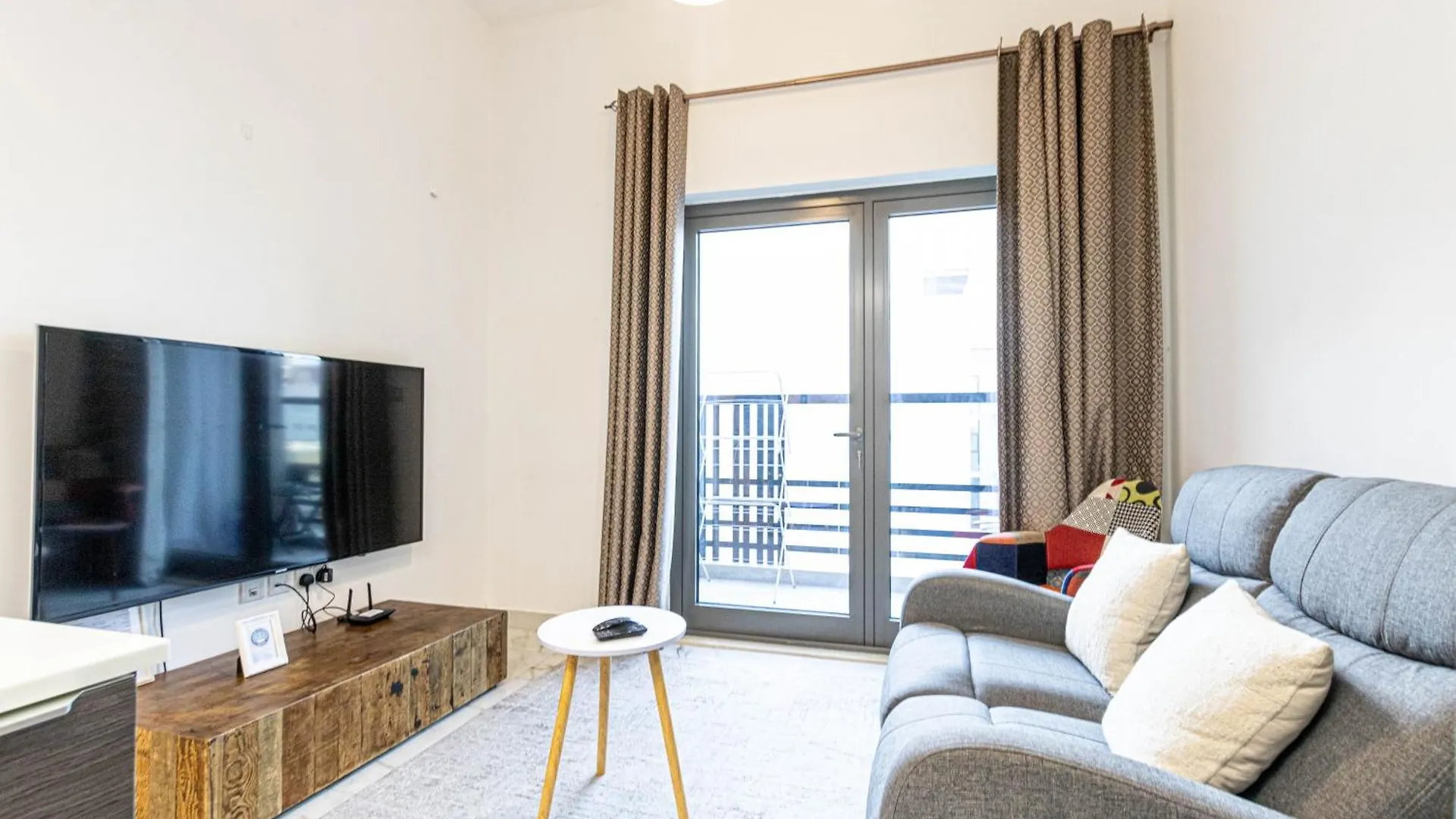 Chic Fully Furnished Studio Joya Verde location